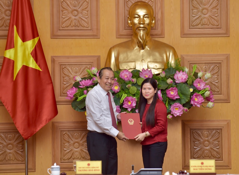 Công bố quyết định Thủ tướng Chính phủ về công tác cán bộ - 1 Công bố quyết định Thủ tướng Chính phủ về công tác cán bộ - 1