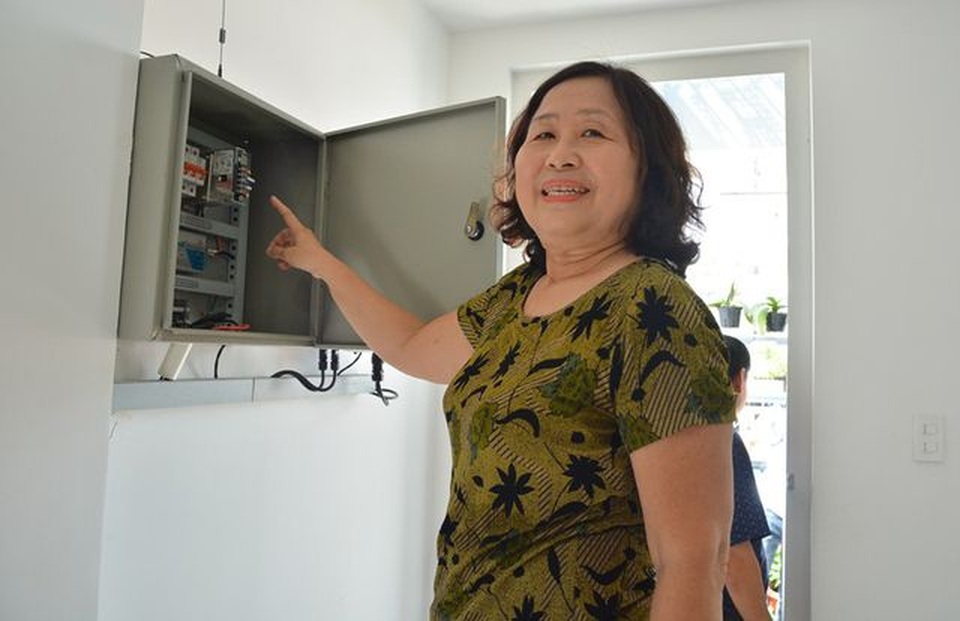 Ngành điện trả hơn 3 tỷ đồng cho khách hàng bán… điện “thừa” - 2 Ngành điện trả hơn 3 tỷ đồng cho khách hàng bán… điện “thừa” - 2