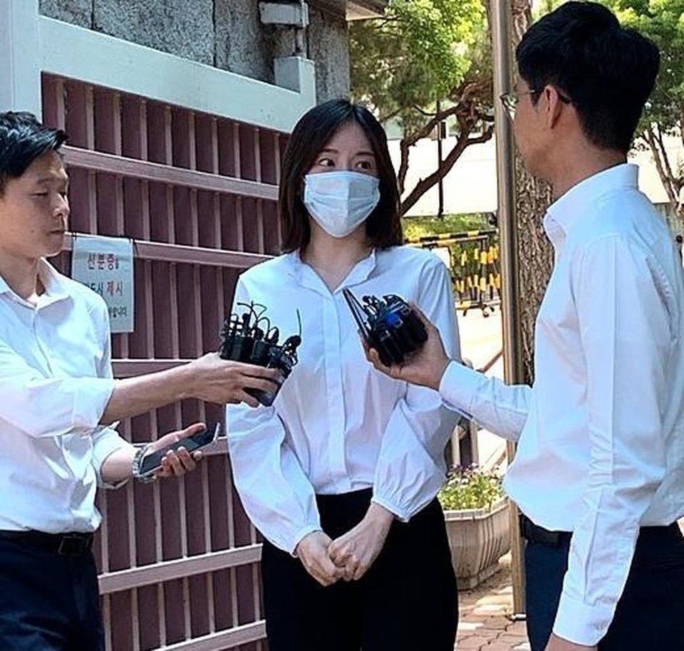 Bạn gái cũ của Hoàng tử gác mái Park Yoochun nhận án treo vì dùng ma tuý - 4 Bạn gái cũ của Hoàng tử gác mái Park Yoochun nhận án treo vì dùng ma tuý - 4