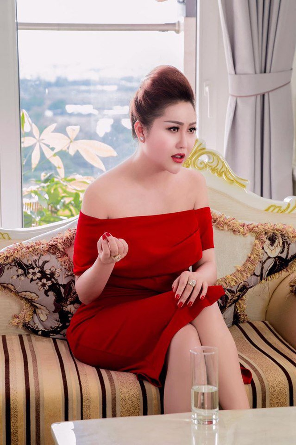 Chú rể kém cô dâu 10 tuổi gây chú ý trong showbiz Việt - 4 Chú rể kém cô dâu 10 tuổi gây chú ý trong showbiz Việt - 4