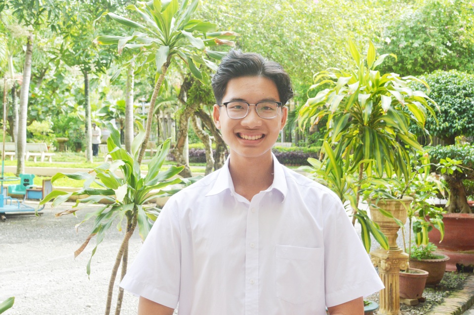 Hàng loạt nam sinh chiếm lĩnh ngôi vị thủ khoa ở Sóc Trăng năm 2019 - 2 Hàng loạt nam sinh chiếm lĩnh ngôi vị thủ khoa ở Sóc Trăng năm 2019 - 2