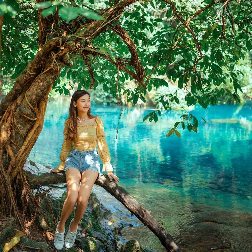 “Phát sốt” với con suối có màu xanh ngọc bích, đẹp như tiên cảnh ở Cao Bằng - 5 “Phát sốt” với con suối có màu xanh ngọc bích, đẹp như tiên cảnh ở Cao Bằng - 5