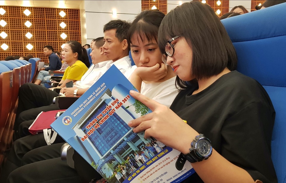 ĐH Kinh tế quốc dân: Điểm chuẩn năm sẽ tăng từ 0,5 – 3 điểm - 2 ĐH Kinh tế quốc dân: Điểm chuẩn năm sẽ tăng từ 0,5 – 3 điểm - 2