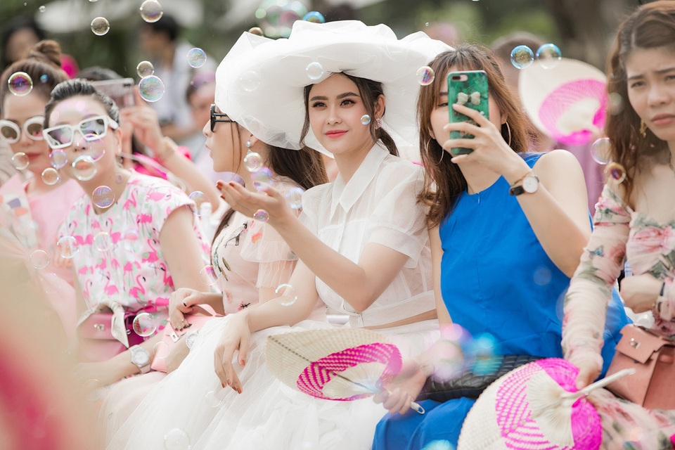 Trương Quỳnh Anh: “Tôi một mình đã quen nên thui thủi đi đâu cũng chẳng thấy buồn” - 11 Trương Quỳnh Anh: “Tôi một mình đã quen nên thui thủi đi đâu cũng chẳng thấy buồn” - 11