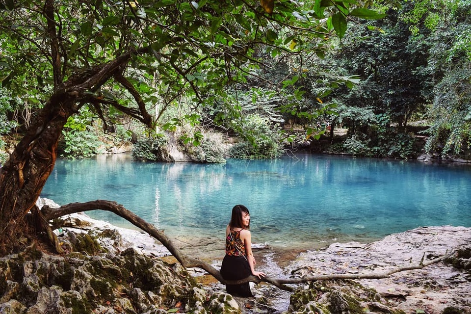 “Phát sốt” với con suối có màu xanh ngọc bích, đẹp như tiên cảnh ở Cao Bằng - 2 “Phát sốt” với con suối có màu xanh ngọc bích, đẹp như tiên cảnh ở Cao Bằng - 2