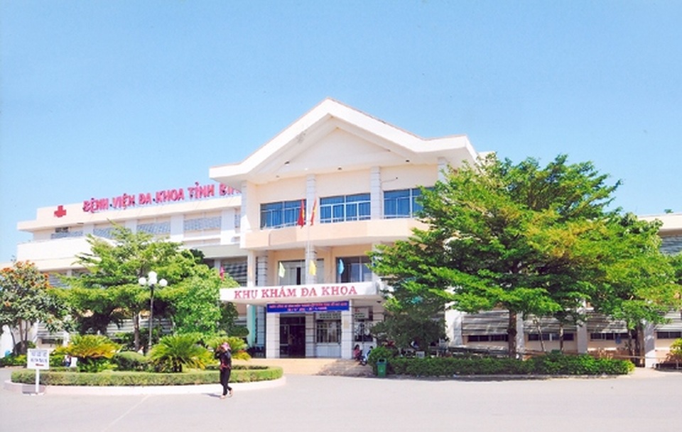 Tạm đình chỉ tài xế xe cấp cứu đi đăng kiểm xe khi đang chở bệnh nhân - 1 Tạm đình chỉ tài xế xe cấp cứu đi đăng kiểm xe khi đang chở bệnh nhân - 1