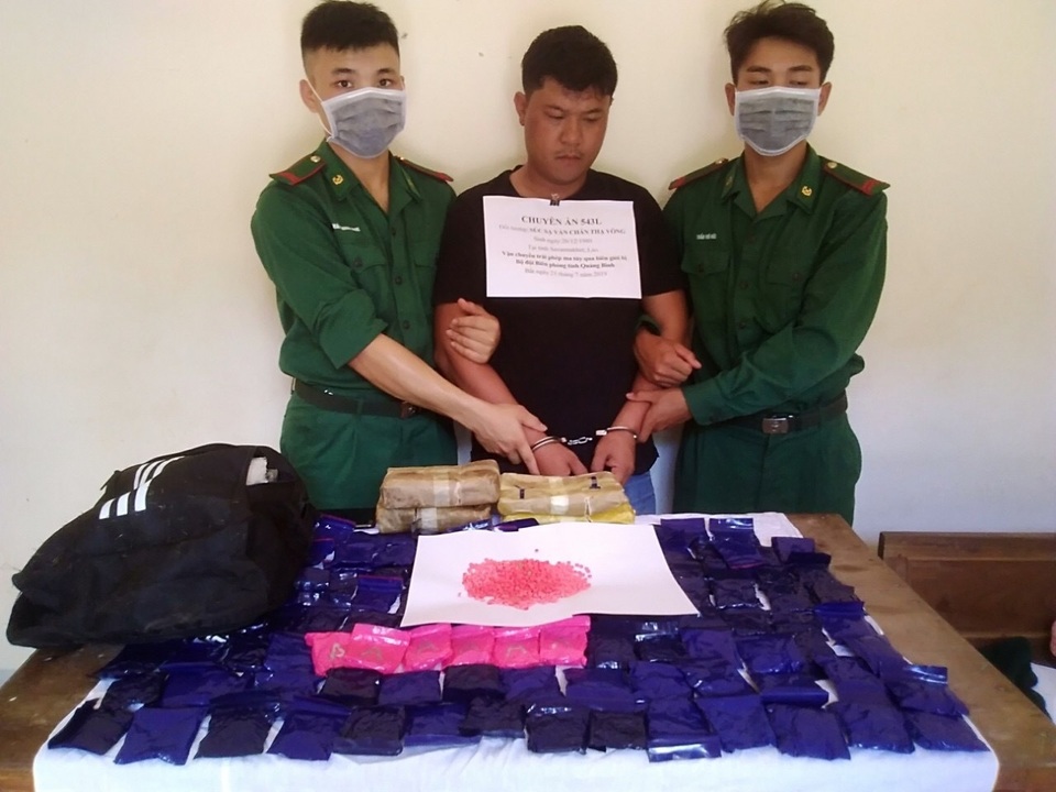 Tóm gọn đối tượng người Lào vận chuyển hơn 24 ngàn viên ma túy về Việt Nam - 1 Tóm gọn đối tượng người Lào vận chuyển hơn 24 ngàn viên ma túy về Việt Nam - 1