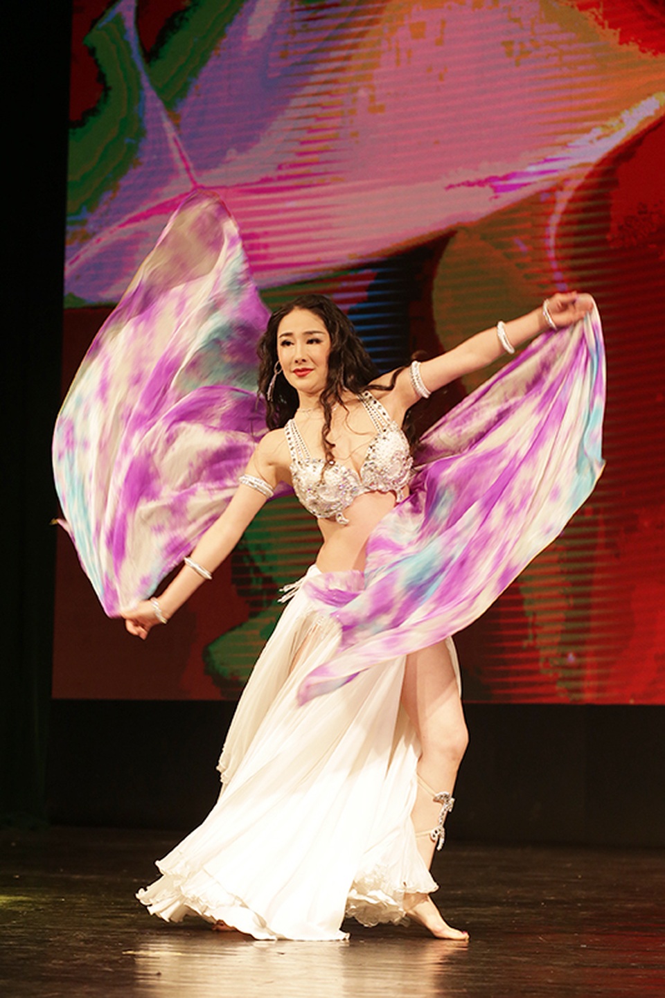 Đêm hội ngộ nóng bỏng của những vũ công bellydance - 3 Đêm hội ngộ nóng bỏng của những vũ công bellydance - 3