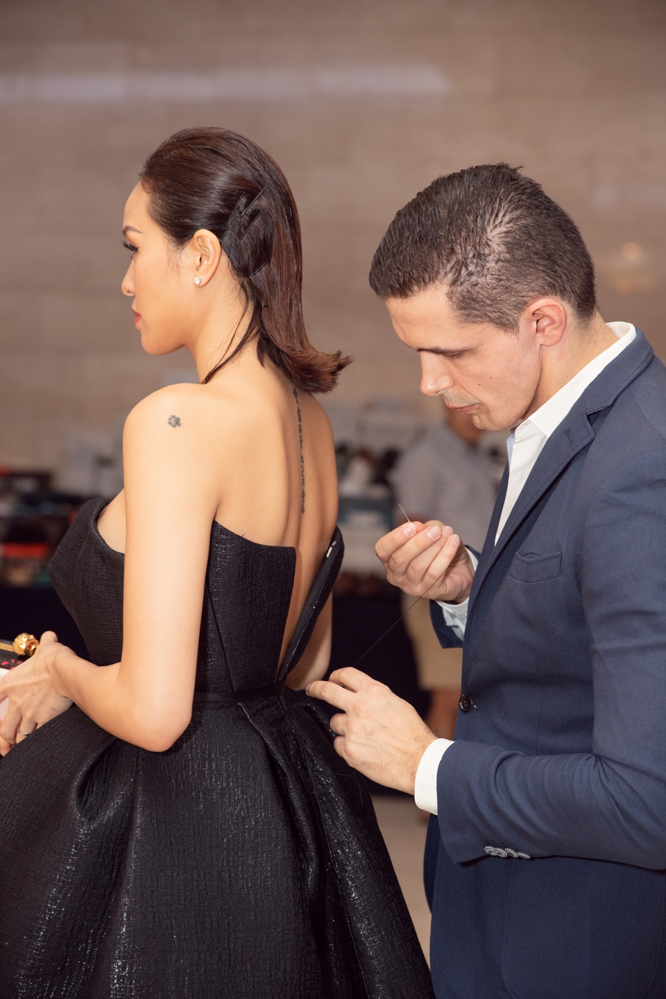 Một tháng sau đám cưới, Phương Mai lần đầu được chồng Tây đưa đi làm - 4 Một tháng sau đám cưới, Phương Mai lần đầu được chồng Tây đưa đi làm - 4