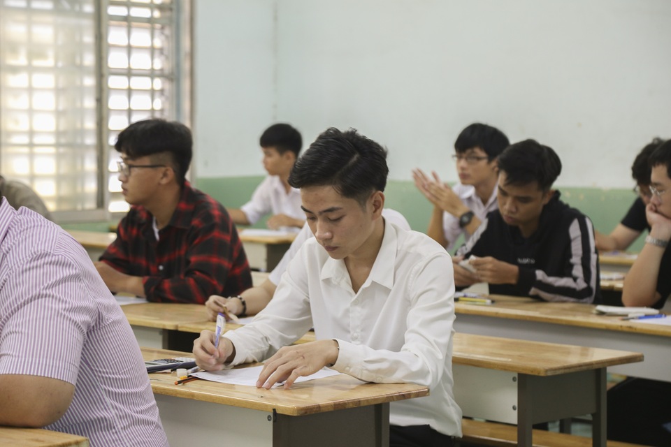 Trường Đại học Luật TPHCM công bố điểm trúng tuyển - 1 Trường Đại học Luật TPHCM công bố điểm trúng tuyển - 1