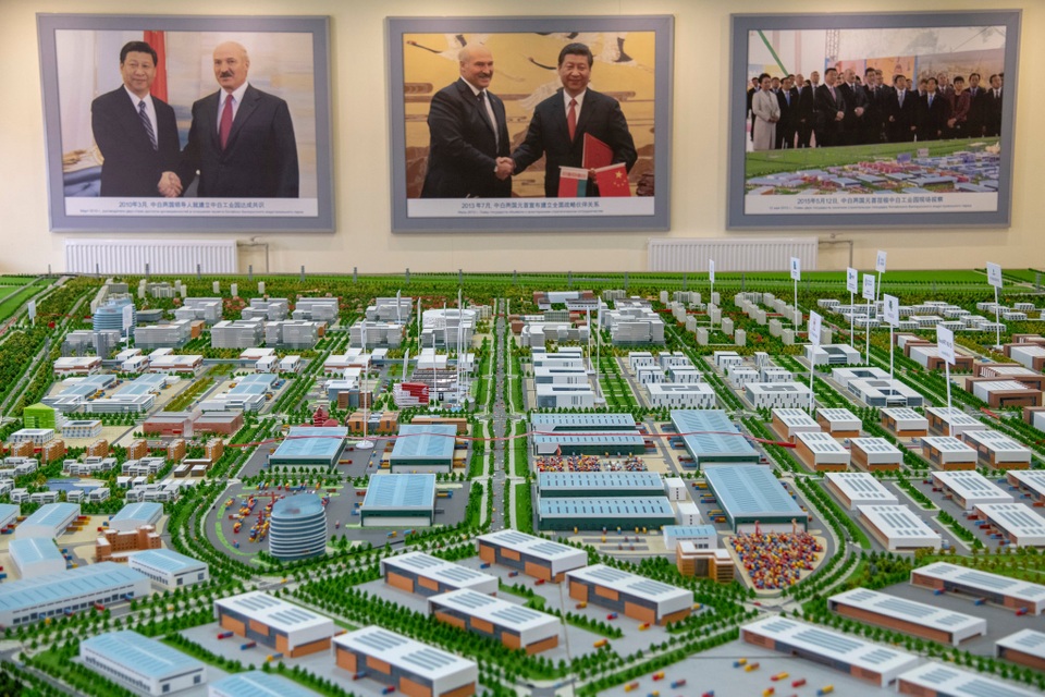 Cánh tay nối dài gây tranh cãi của Trung Quốc tại “cửa ngõ” châu Âu - 2 Cánh tay nối dài gây tranh cãi của Trung Quốc tại “cửa ngõ” châu Âu - 2