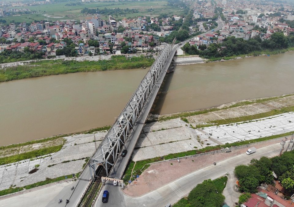 Mặt cầu cửa ngõ Hà Nội nham nhở sống trâu, ổ gà - 1 Mặt cầu cửa ngõ Hà Nội nham nhở sống trâu, ổ gà - 1