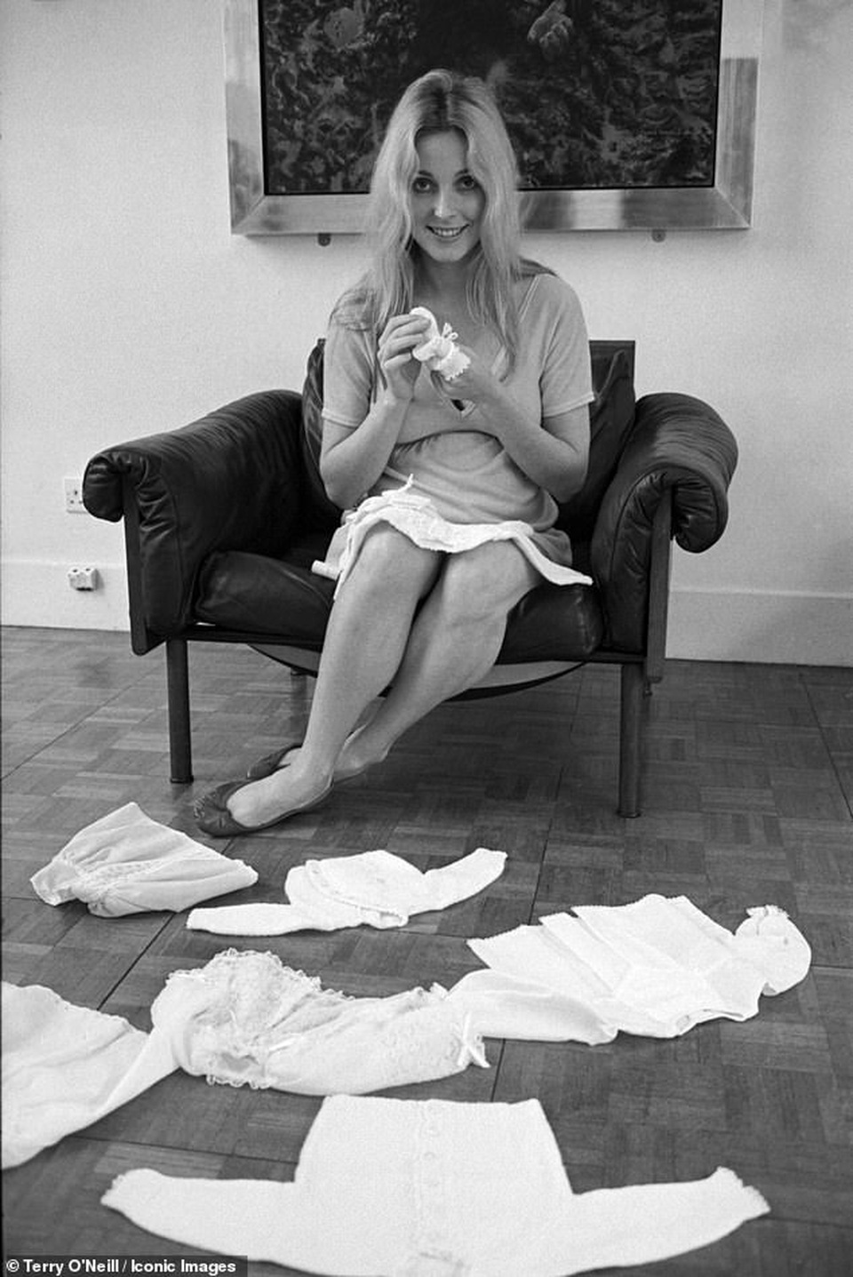 Nữ diễn viên xấu số Sharon Tate trong những khuôn hình cuối cùng trước bi kịch định mệnh - 4 Nữ diễn viên xấu số Sharon Tate trong những khuôn hình cuối cùng trước bi kịch định mệnh - 4