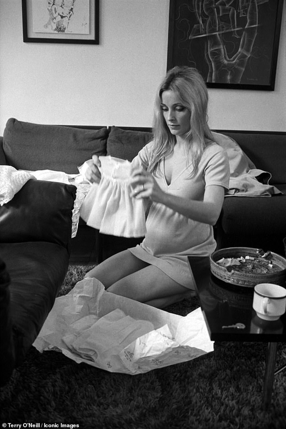 Nữ diễn viên xấu số Sharon Tate trong những khuôn hình cuối cùng trước bi kịch định mệnh - 7 Nữ diễn viên xấu số Sharon Tate trong những khuôn hình cuối cùng trước bi kịch định mệnh - 7
