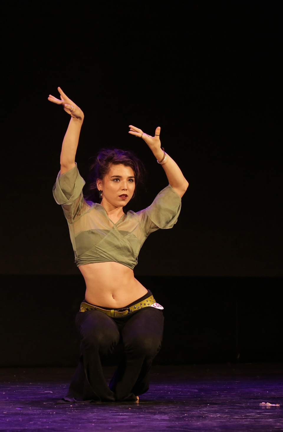 Không thể rời mắt trước đường cong quyến rũ của các vũ công bellydance - 11 Không thể rời mắt trước đường cong quyến rũ của các vũ công bellydance - 11