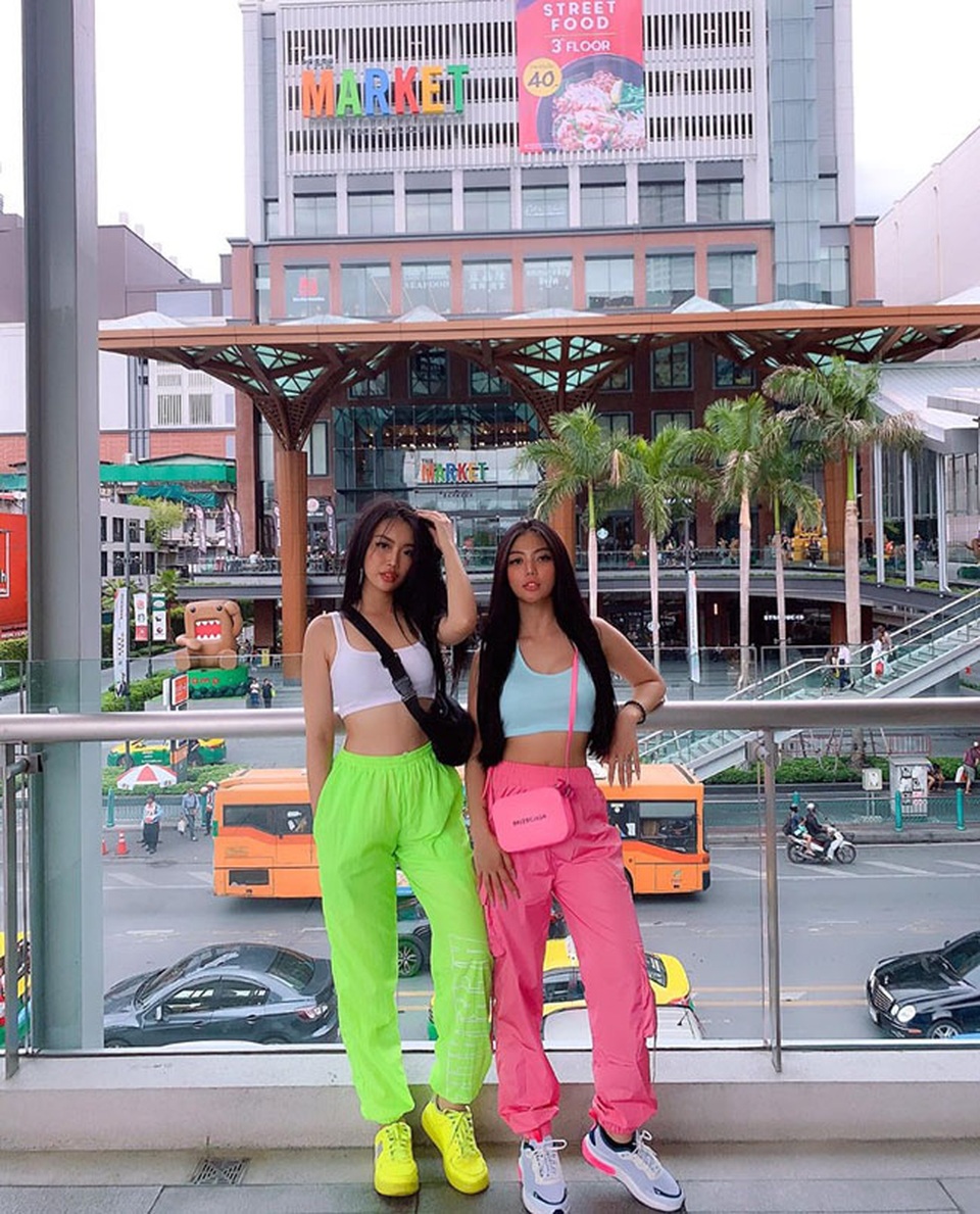 Đôi bạn thân cao mét rưỡi vẫn gây sốt Sài Gòn vì thân hình săn gọn, bốc lửa - 1 Đôi bạn thân cao mét rưỡi vẫn gây sốt Sài Gòn vì thân hình săn gọn, bốc lửa - 1