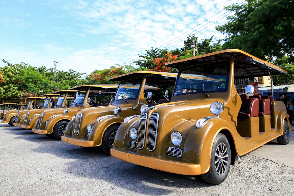 Hội An đưa vào hoạt động xe buýt điện cổ điển Hội An đưa vào hoạt động xe buýt điện cổ điển