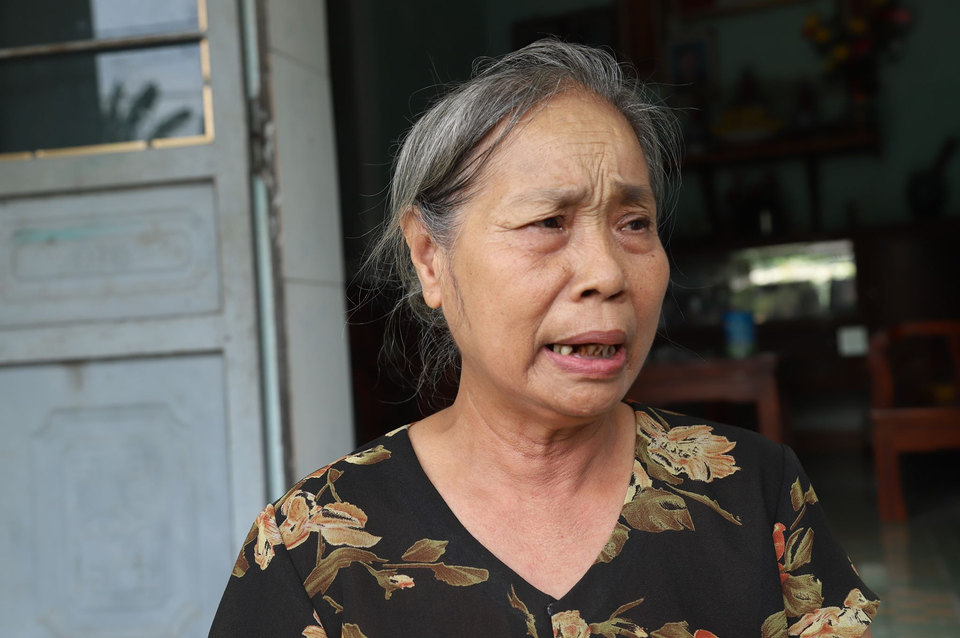 Tiếng xoạt xoạt cùng tia lửa bắn lên rồi thùng xe đè một lúc mấy người! - 7 Tiếng xoạt xoạt cùng tia lửa bắn lên rồi thùng xe đè một lúc mấy người! - 7