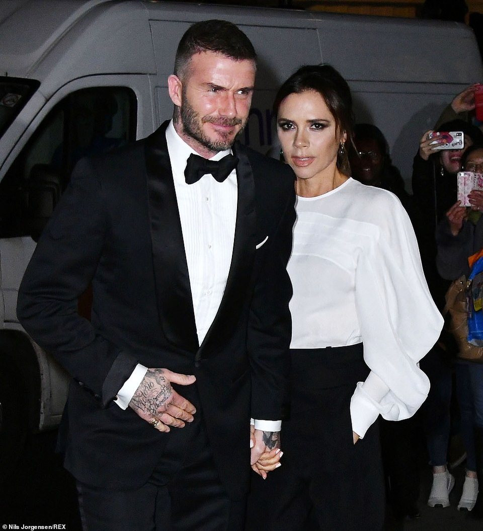 Các con của David Beckham đá bóng trên biển - 12 Các con của David Beckham đá bóng trên biển - 12