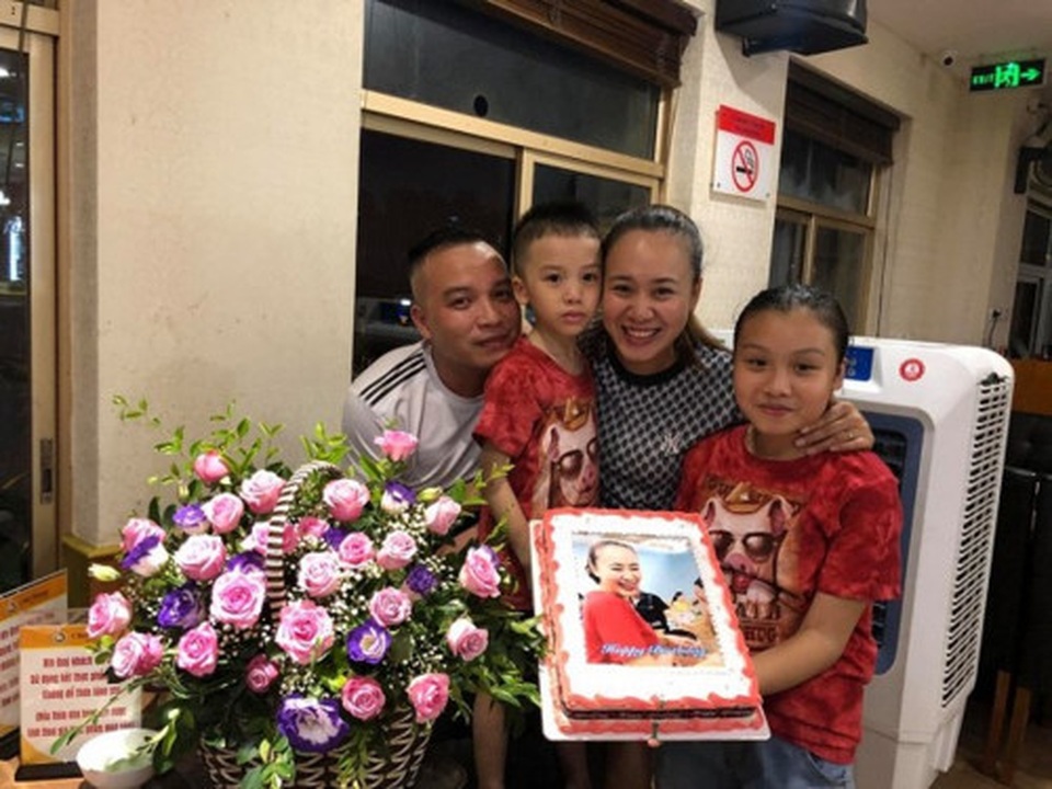 Chồng Khánh Linh “sợ hãi” sau màn đánh ghen của vợ trong phim “Về nhà đi con” - 4 Chồng Khánh Linh “sợ hãi” sau màn đánh ghen của vợ trong phim “Về nhà đi con” - 4