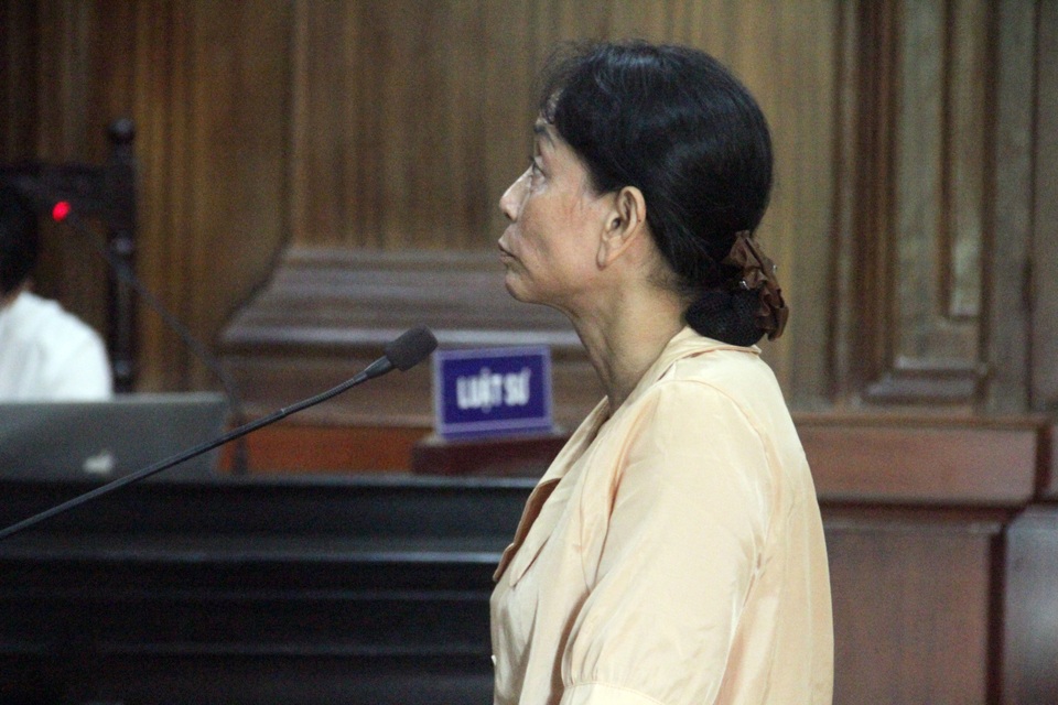 Nữ thương lái môi giới hối lộ hàng tỷ đồng cho hải quan - 1