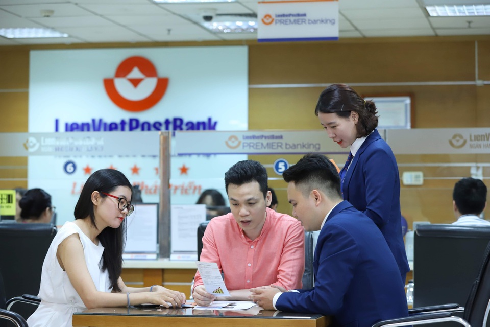 LienVietPostBank phát hành thành công 3.100 tỷ đồng trái phiếu kỳ hạn 10 năm - 2 LienVietPostBank phát hành thành công 3.100 tỷ đồng trái phiếu kỳ hạn 10 năm - 2