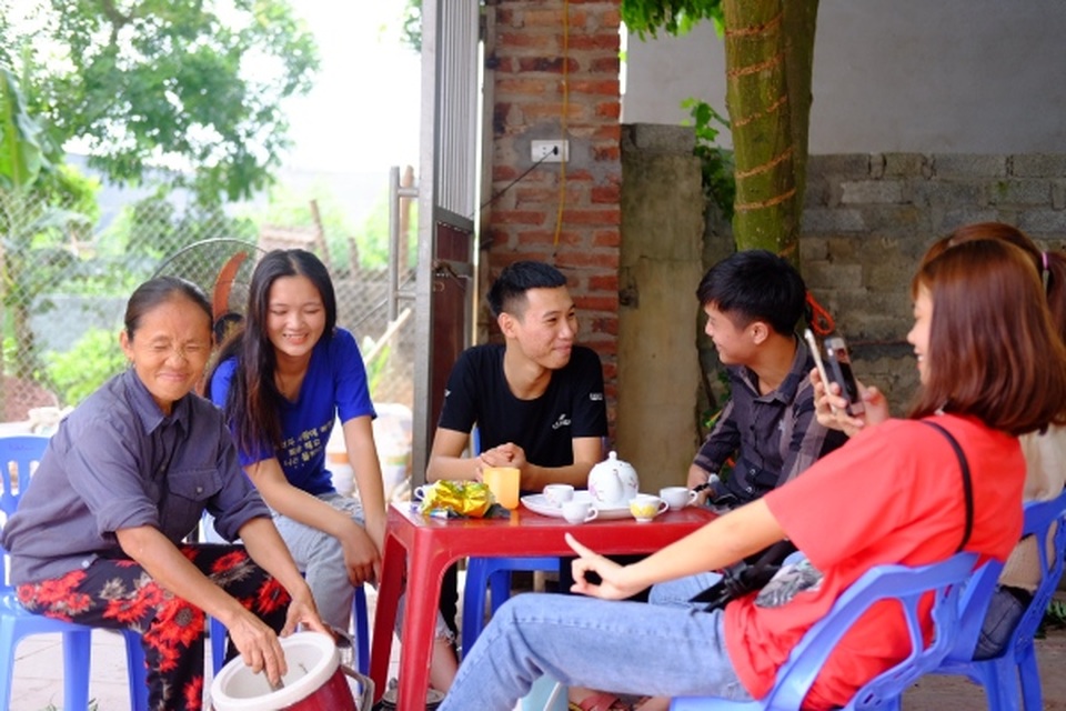 Kiếm tiền bằng cách làm Vlog như bà Tân có nhanh giàu? - 1 Kiếm tiền bằng cách làm Vlog như bà Tân có nhanh giàu? - 1