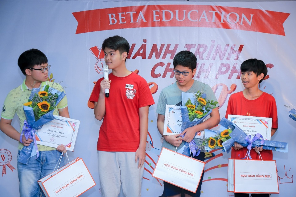 Hành trình chinh phục giấc mơ chuyên - Hệ thống giáo dục toán Beta Education vinh danh các học sinh năm học 2018 - 2019 - 2