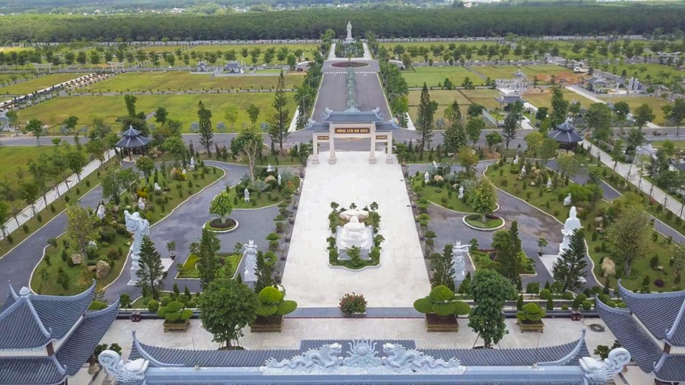 Nhiều nghệ sĩ chia buồn với hoa hậu Giáng My - 3 Nhiều nghệ sĩ chia buồn với hoa hậu Giáng My - 3