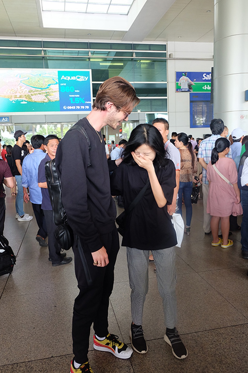 “Thần đồng âm nhạc” Greyson Chance bất ngờ đến Việt Nam - 2 “Thần đồng âm nhạc” Greyson Chance bất ngờ đến Việt Nam - 2