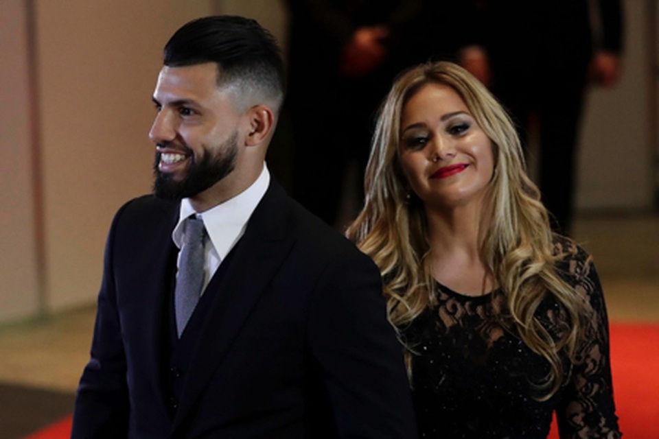 Sergio Aguero tận hưởng mùa hè rực lửa bên cô bạn gái xinh đẹp - 4 Sergio Aguero tận hưởng mùa hè rực lửa bên cô bạn gái xinh đẹp - 4
