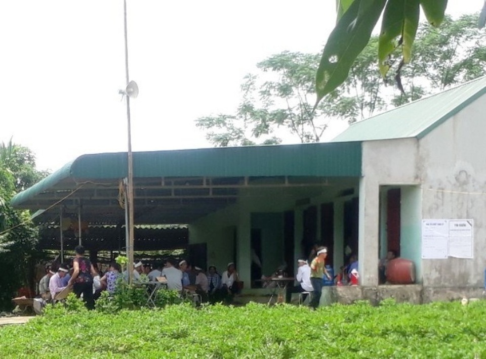Huy động 150 người truy bắt nghi can giết vợ rồi bỏ trốn - 1 Huy động 150 người truy bắt nghi can giết vợ rồi bỏ trốn - 1