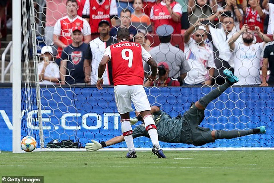 Gareth Bale ghi bàn, Real Madrid thắng Arsenal trên loạt “đấu súng” - 2 Gareth Bale ghi bàn, Real Madrid thắng Arsenal trên loạt “đấu súng” - 2