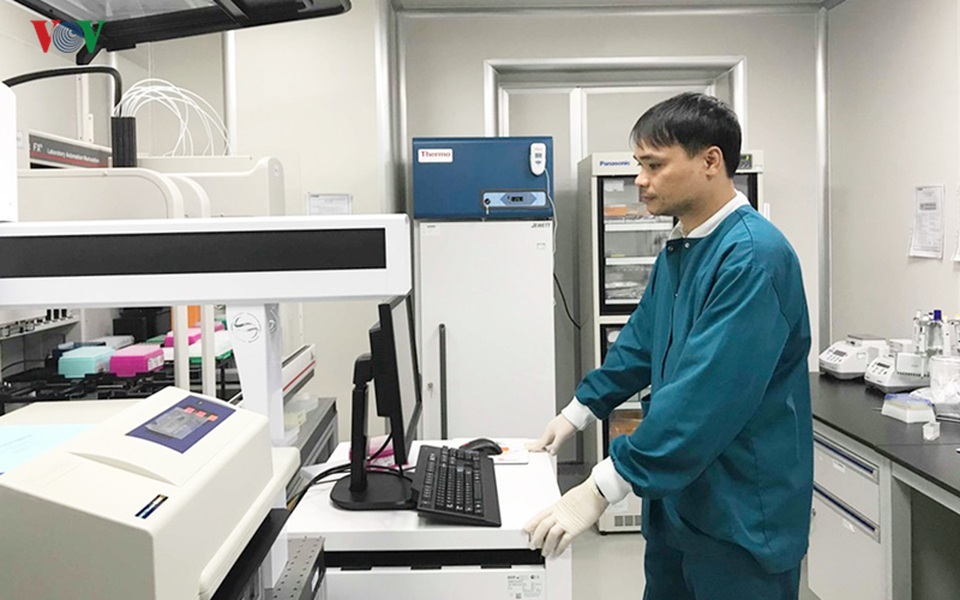 Tác giả công trình nghiên cứu gen người Việt phải khóa bình luận trên Facebook - 2