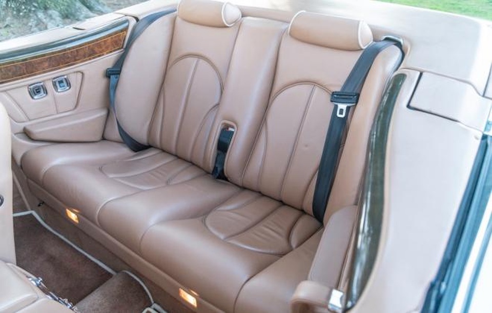 Mẫu Rolls-Royce bị áp phí trước bạ hơn 4 tỉ đồng tại Việt Nam có gì đặc biệt? - 24 Mẫu Rolls-Royce bị áp phí trước bạ hơn 4 tỉ đồng tại Việt Nam có gì đặc biệt? - 24