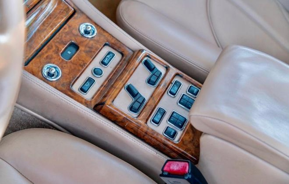 Mẫu Rolls-Royce bị áp phí trước bạ hơn 4 tỉ đồng tại Việt Nam có gì đặc biệt? - 20 Mẫu Rolls-Royce bị áp phí trước bạ hơn 4 tỉ đồng tại Việt Nam có gì đặc biệt? - 20