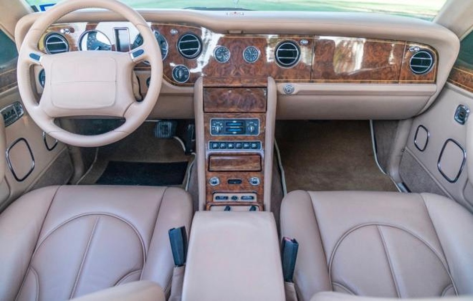Mẫu Rolls-Royce bị áp phí trước bạ hơn 4 tỉ đồng tại Việt Nam có gì đặc biệt? - 15 Mẫu Rolls-Royce bị áp phí trước bạ hơn 4 tỉ đồng tại Việt Nam có gì đặc biệt? - 15