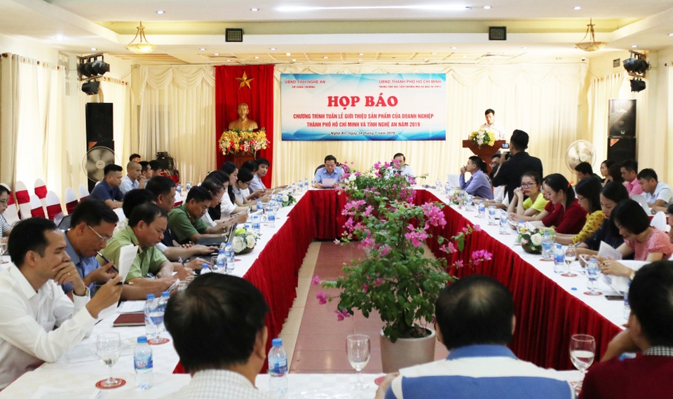 200 gian hàng của TP HCM được trưng bày trong tuần lễ giới thiệu sản phẩm tại Nghệ An - 1 200 gian hàng của TP HCM được trưng bày trong tuần lễ giới thiệu sản phẩm tại Nghệ An - 1
