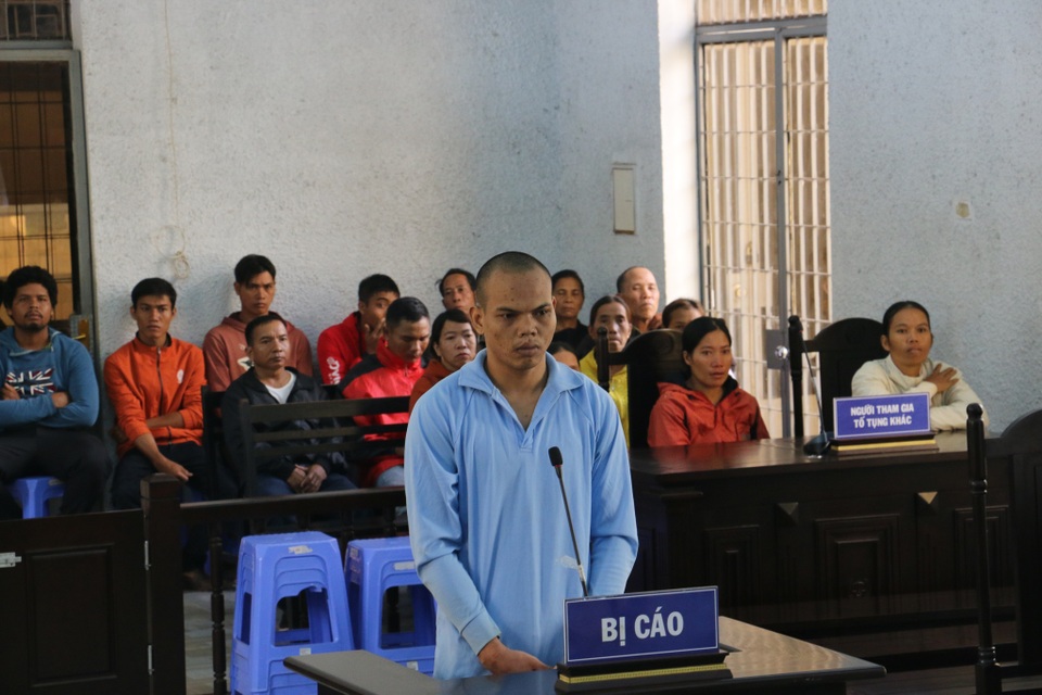 Xách gậy đánh bố vợ tử vong vì bị đuổi ra khỏi nhà - 1 Xách gậy đánh bố vợ tử vong vì bị đuổi ra khỏi nhà - 1