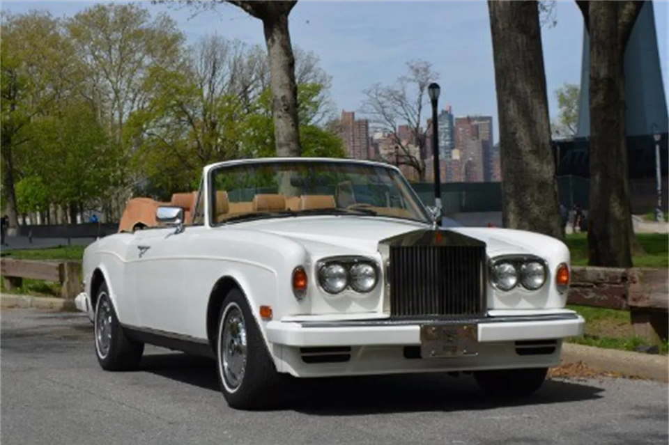 Mẫu Rolls-Royce bị áp phí trước bạ hơn 4 tỉ đồng tại Việt Nam có gì đặc biệt? - 3 Mẫu Rolls-Royce bị áp phí trước bạ hơn 4 tỉ đồng tại Việt Nam có gì đặc biệt? - 3