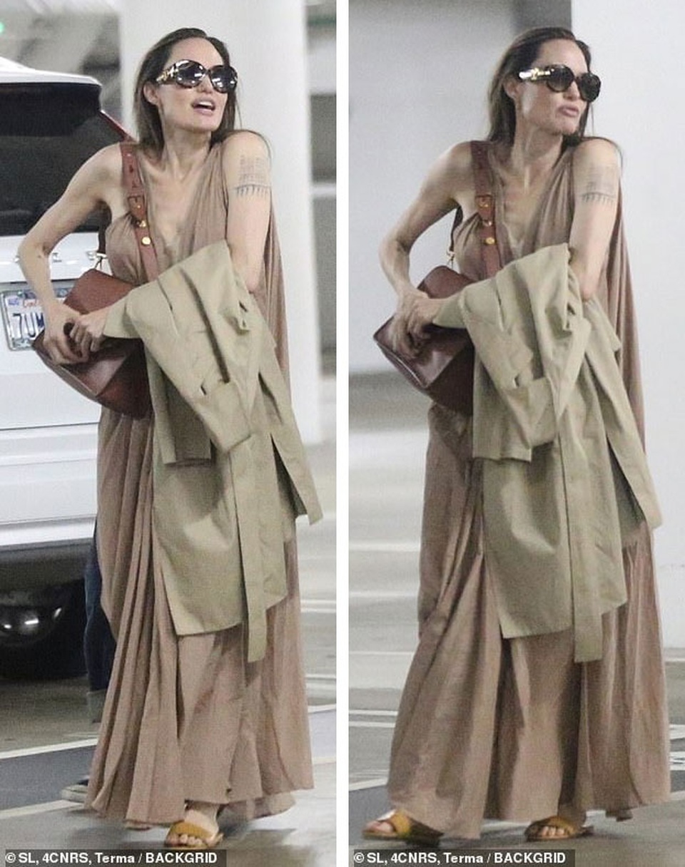 Angelina Jolie lộ thân hình gầy gò đáng báo động - 1 Angelina Jolie lộ thân hình gầy gò đáng báo động - 1