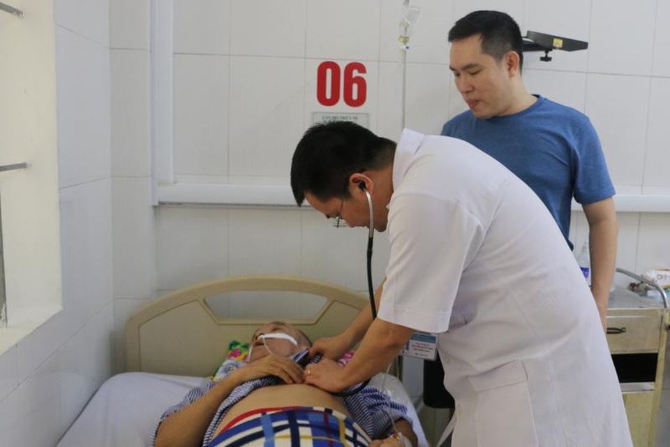 Bác sỹ vượt hàng chục cây số cứu sống bệnh nhân bị đột quỵ - 1 Bác sỹ vượt hàng chục cây số cứu sống bệnh nhân bị đột quỵ - 1