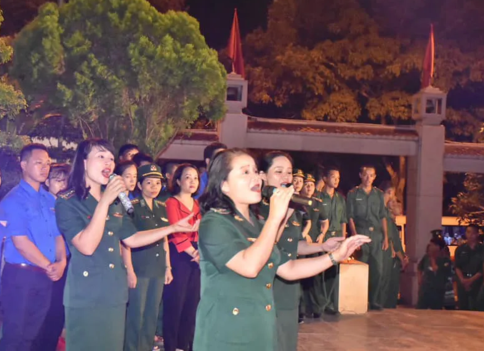 Hà Tĩnh: Nhiều hoạt động tri ân các anh hùng liệt sỹ - 3 Hà Tĩnh: Nhiều hoạt động tri ân các anh hùng liệt sỹ - 3