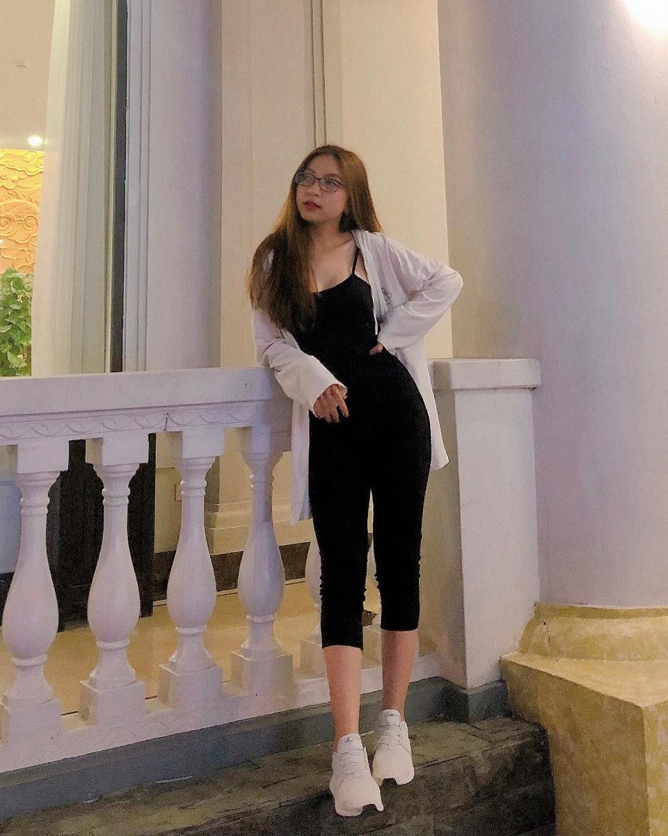 Trả lời sai câu hỏi sơ đẳng Văn học, bạn gái Quang Hải bị dân mạng đả kích - 3 Trả lời sai câu hỏi sơ đẳng Văn học, bạn gái Quang Hải bị dân mạng đả kích - 3
