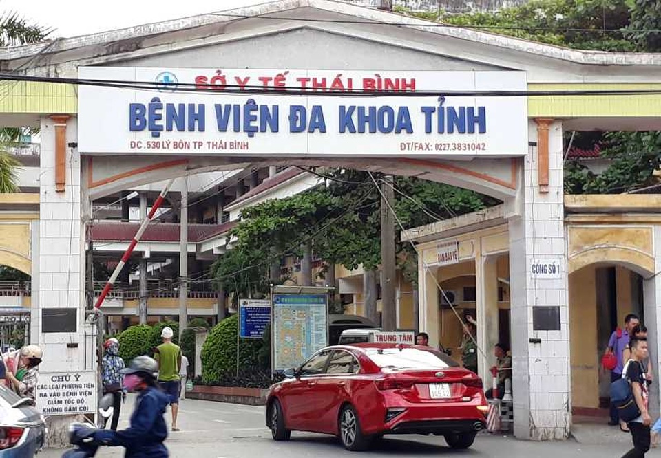 Hai cháu bé bị bố đánh qua cơn nguy kịch - 2 Hai cháu bé bị bố đánh qua cơn nguy kịch - 2