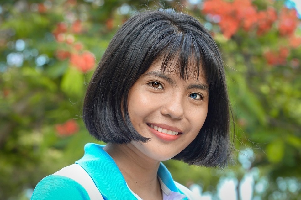 Nữ sinh có đôi mắt hai màu chọn học Cao đẳng dù đủ điểm vào ĐH - 2 Nữ sinh có đôi mắt hai màu chọn học Cao đẳng dù đủ điểm vào ĐH - 2