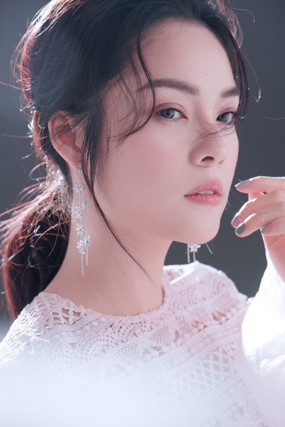 Dương Cẩm Lynh lần đầu chia sẻ bí quyết trẻ mãi không già - 6