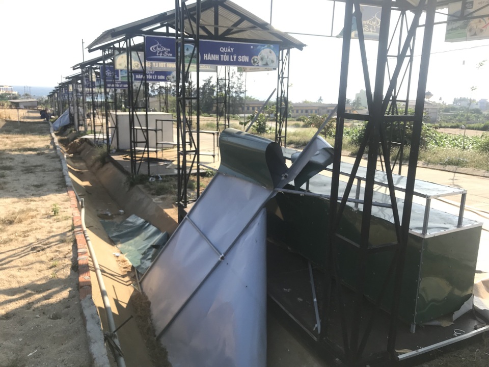 Chợ tiền tỷ trên đảo Lý Sơn chết yểu vì nằm sát nghĩa địa - 4 Chợ tiền tỷ trên đảo Lý Sơn chết yểu vì nằm sát nghĩa địa - 4
