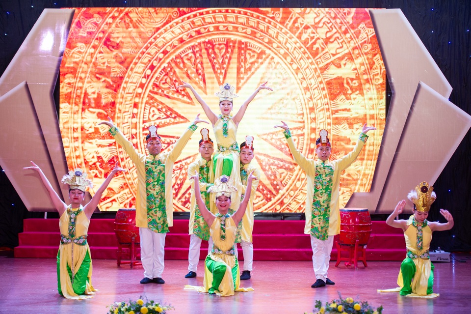 “Linh thiêng dòng máu Lạc Hồng” tri ân Ngày thương binh liệt sỹ - 1 “Linh thiêng dòng máu Lạc Hồng” tri ân Ngày thương binh liệt sỹ - 1