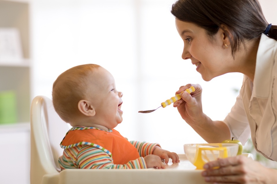 Quy tắc bàn tay cho trẻ ăn dặm: Tất tần tật những điều mẹ cần biết - 2 Quy tắc bàn tay cho trẻ ăn dặm: Tất tần tật những điều mẹ cần biết - 2